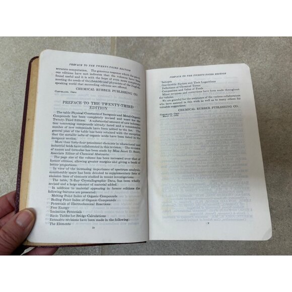 Handbook Of Chemistry & Physics 23rd Edition 1939 Hardcover Chemical Rubber Co. - Picture 12 of 16